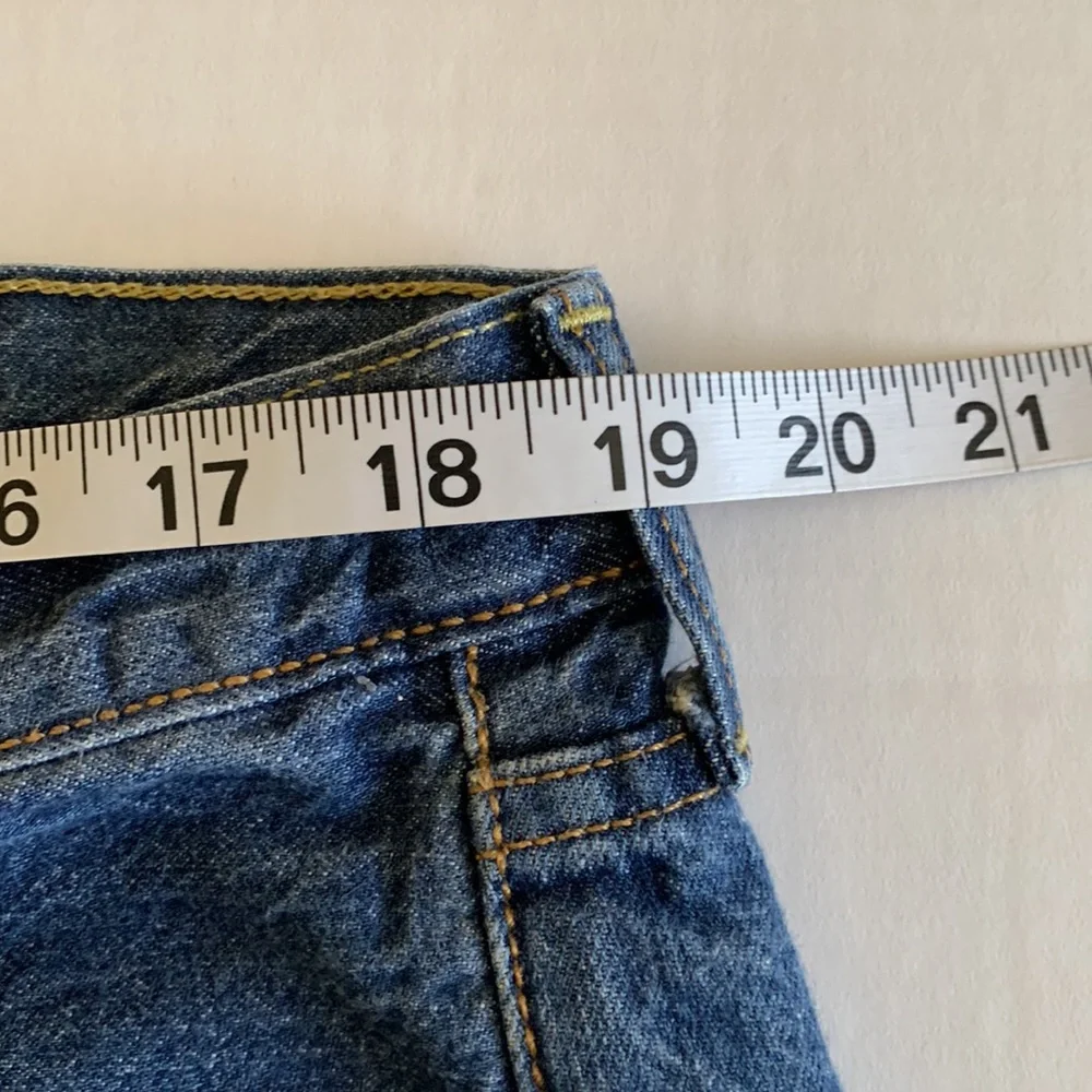LEVI’S JEANS. Men’s 501 W38XL34. Button fly.‎ Five pockets.